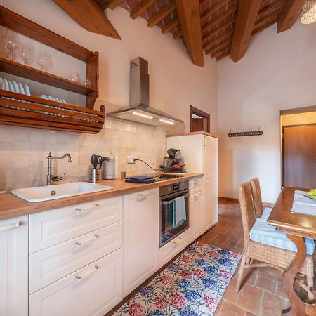 Stunning Apartment In Mombaroccio Near Metauro River Kültér fotó