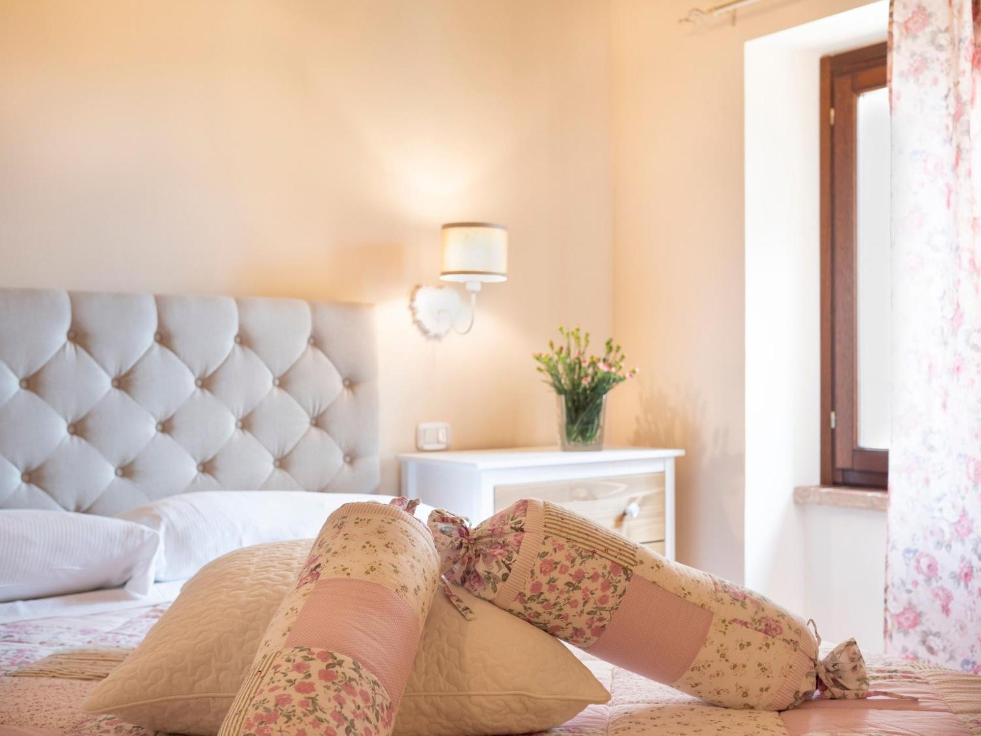 Stunning Apartment In Mombaroccio Near Metauro River Kültér fotó