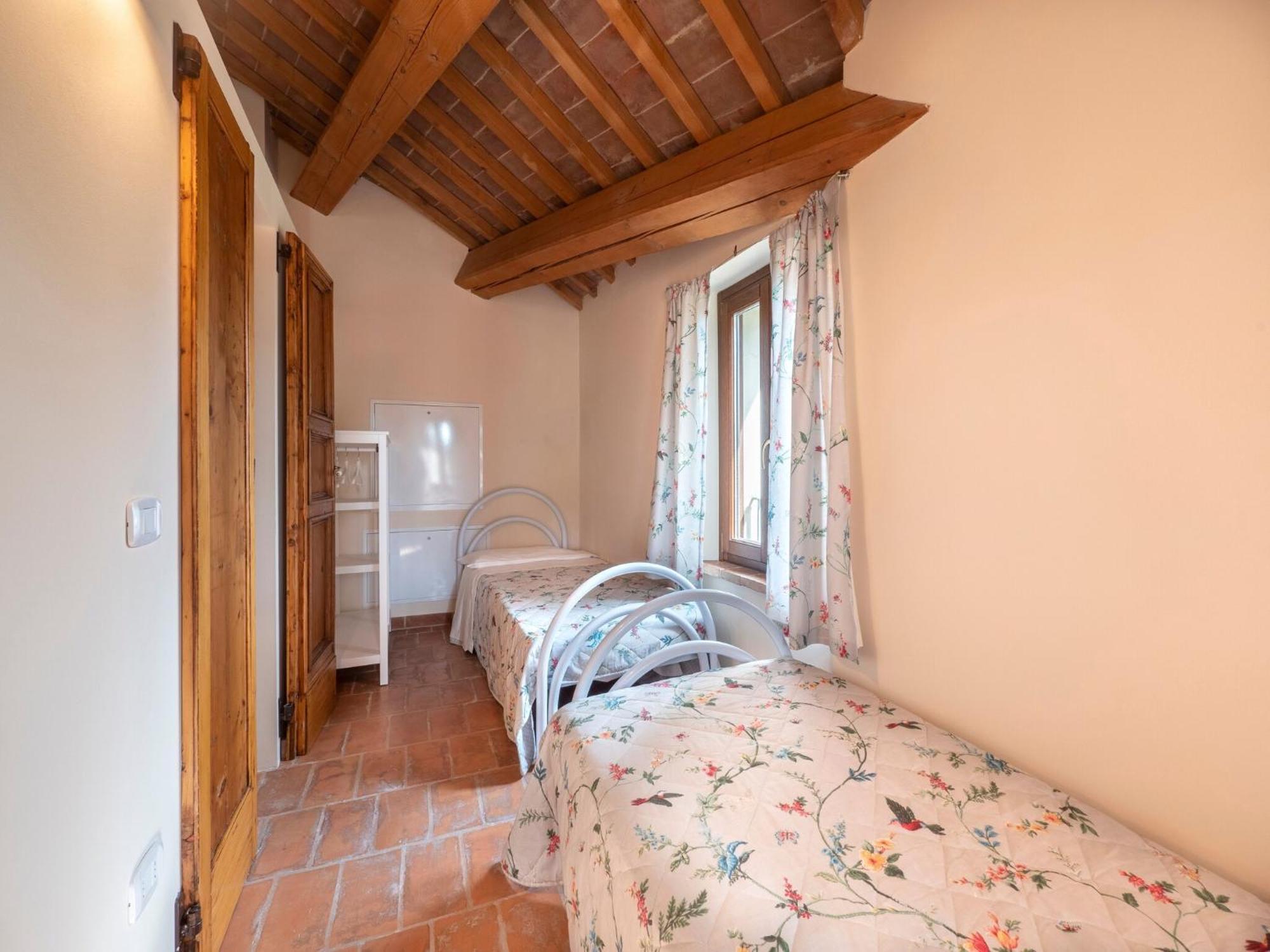 Stunning Apartment In Mombaroccio Near Metauro River Kültér fotó
