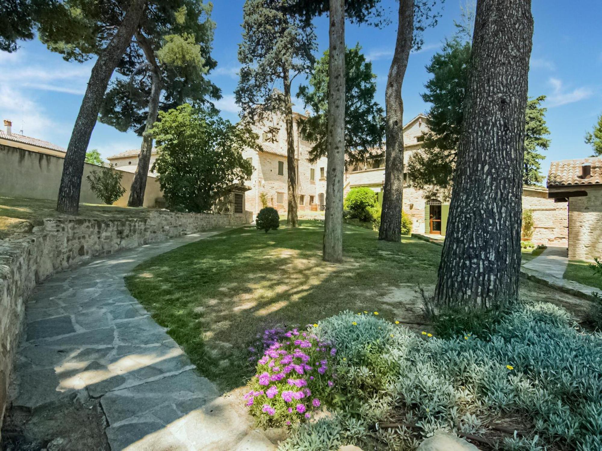Stunning Apartment In Mombaroccio Near Metauro River Kültér fotó