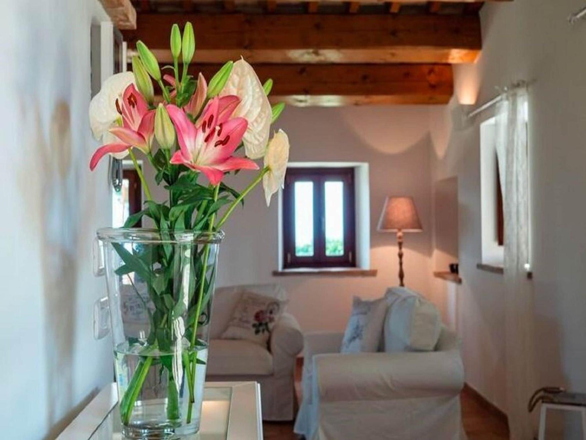 Stunning Apartment In Mombaroccio Near Metauro River Kültér fotó