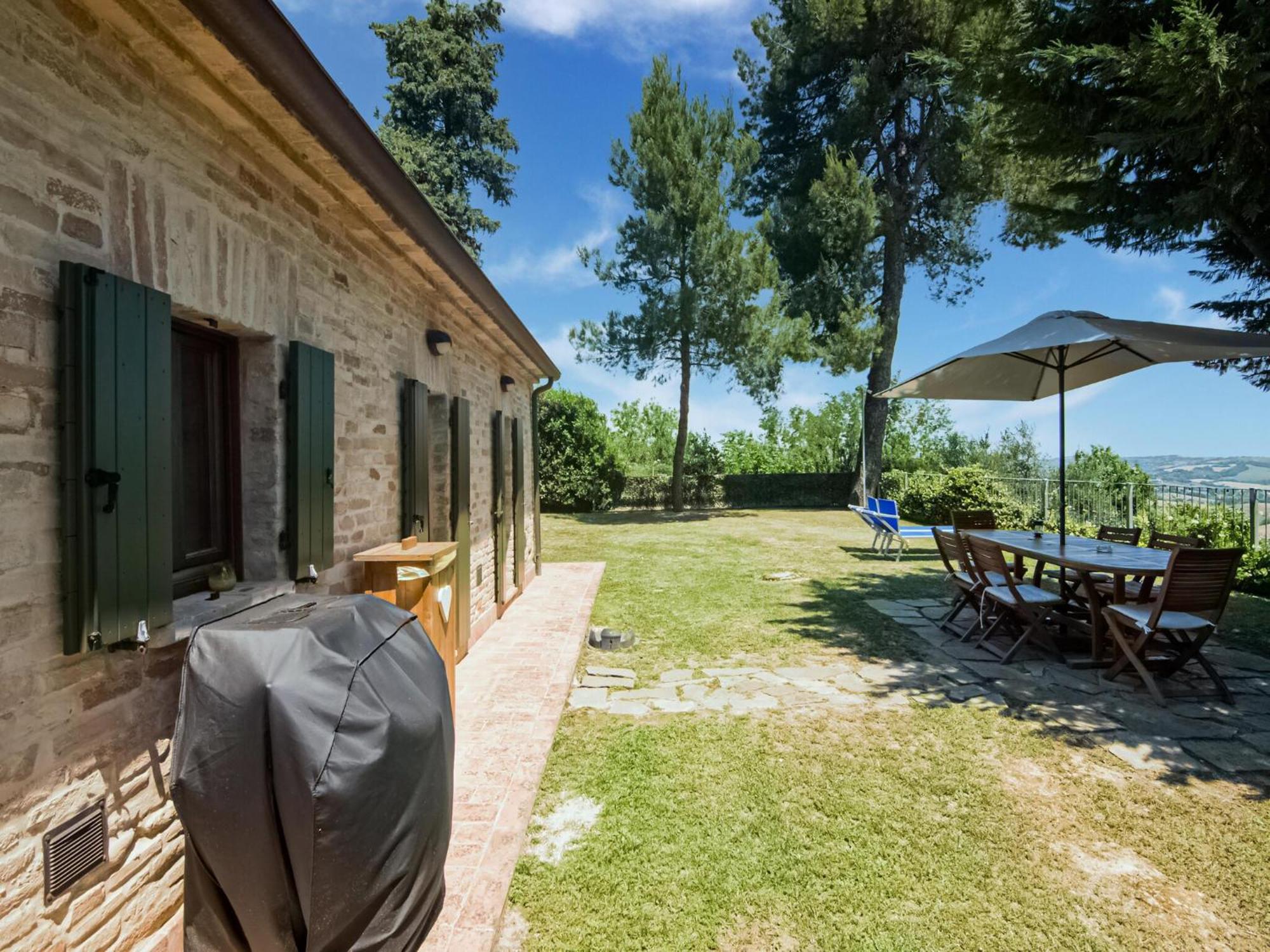 Stunning Apartment In Mombaroccio Near Metauro River Kültér fotó