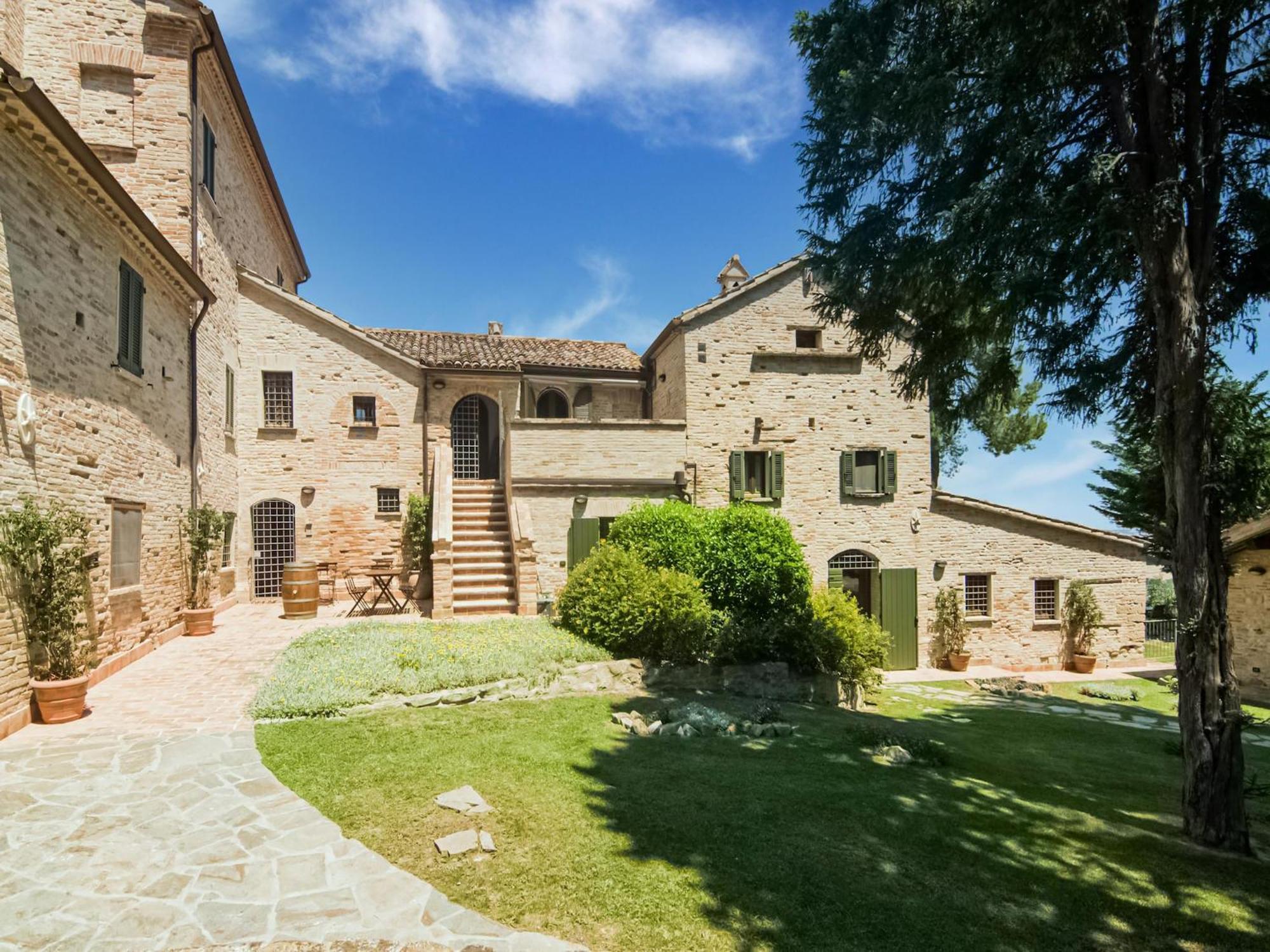 Stunning Apartment In Mombaroccio Near Metauro River Kültér fotó