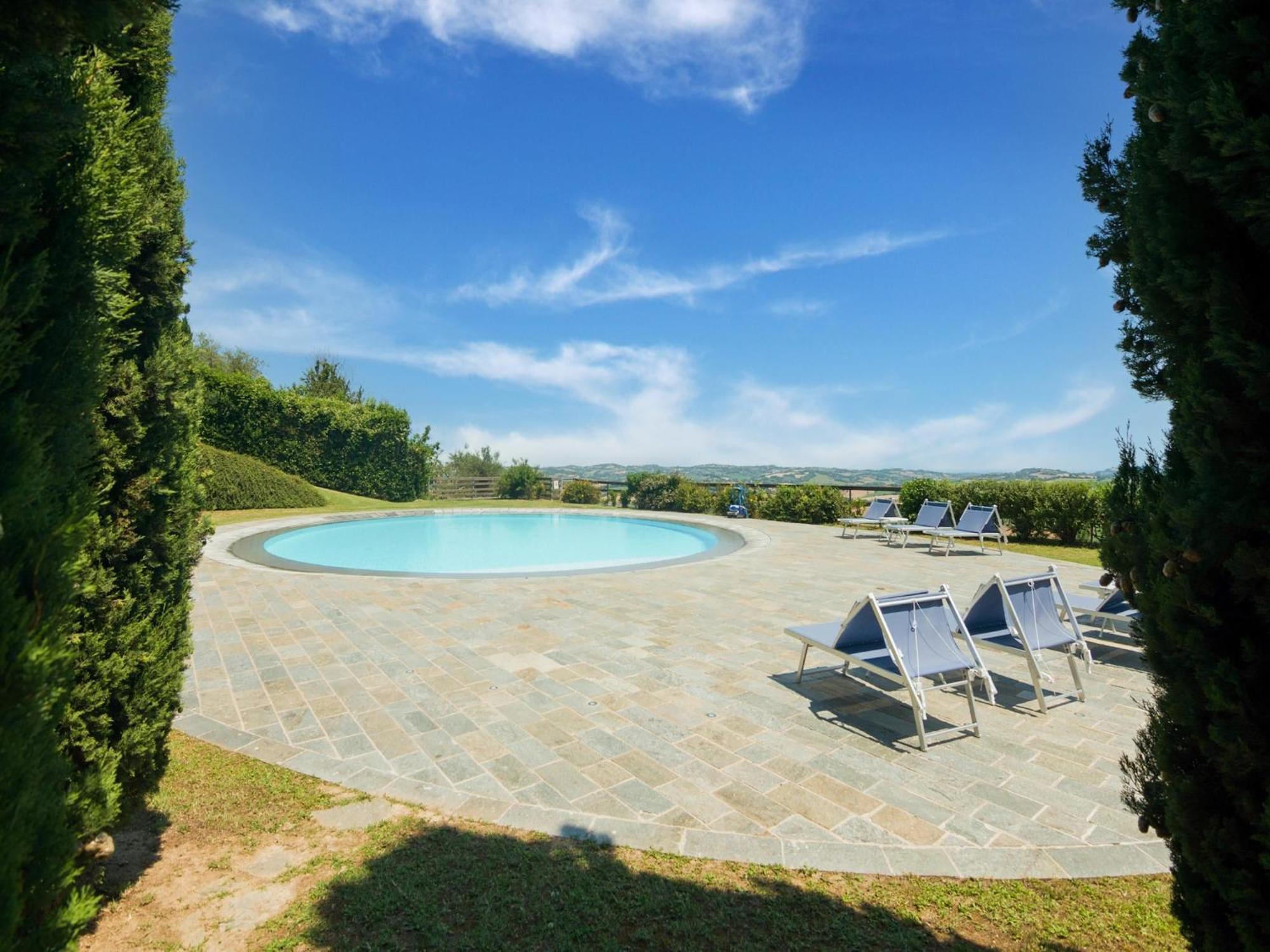 Stunning Apartment In Mombaroccio Near Metauro River Kültér fotó